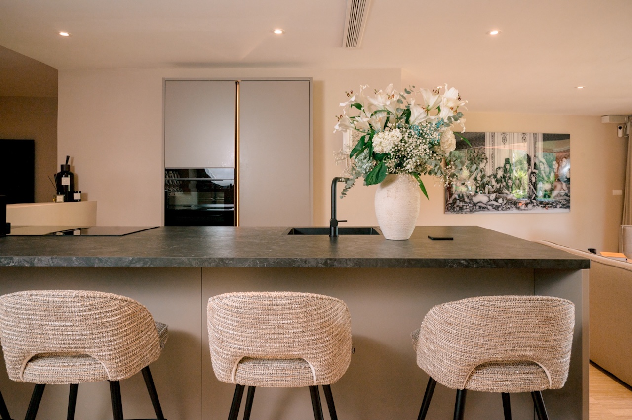 Resa Estates Ibiza apartment Ibiza sale verkoop Roca llisa kitchen counter.JPG
